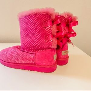 - Pink children uggs size 4